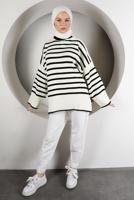 Tesettür giyim SİYAH ŞERİTLİ BALIKÇI YAKA TRİKO TUNİK 2111 