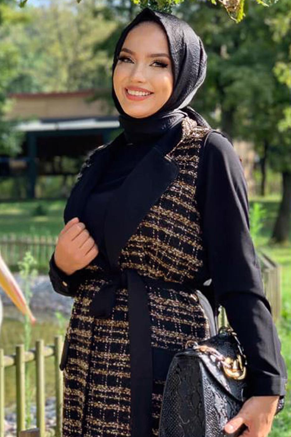 Tesettür giyim SİYAH KUŞAKLI DESENLİ KAŞE YELEK 0177