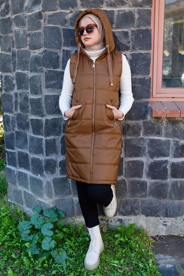 Tesettür giyim TABA CEPLİ KAPÜŞONLU ŞİŞME YELEK T 0415  - TRENDTESETTÜR