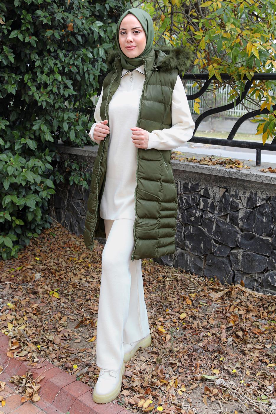 Tesettür giyim HAKİ FERMUARLI KAPÜŞONLU ŞİŞME YELEK 4040 