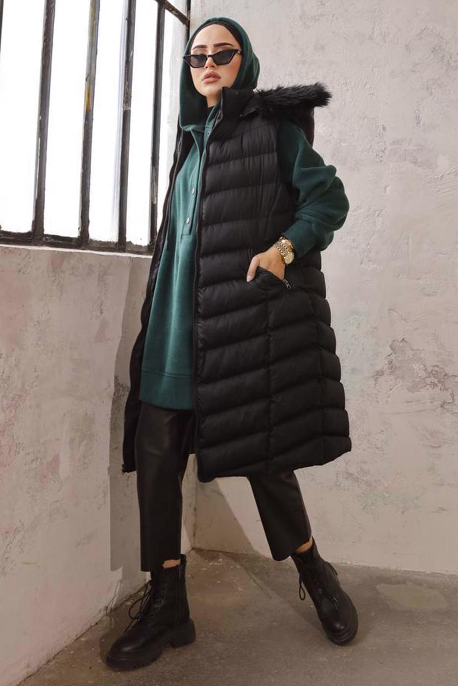 Tesettür giyim SİYAH CEPLİ KAPÜŞONLU ŞİŞME YELEK 4429 