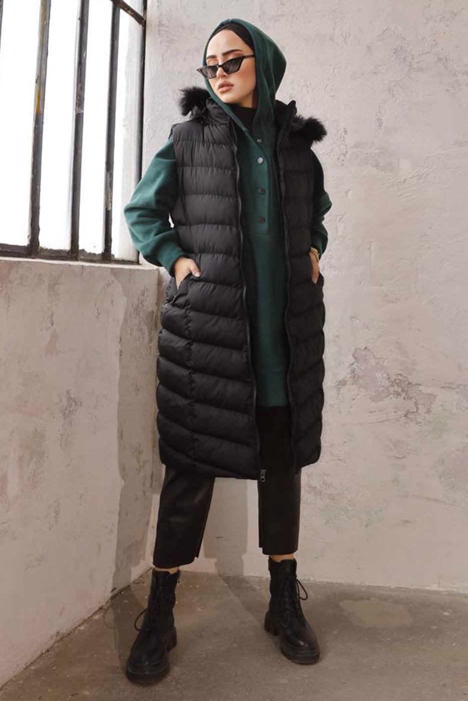Tesettür giyim SİYAH CEPLİ KAPÜŞONLU ŞİŞME YELEK 4429 