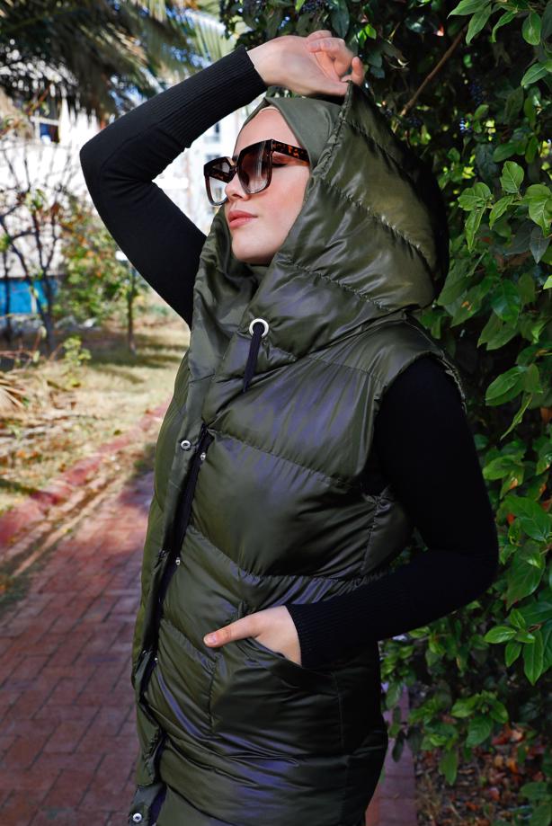 Tesettür giyim HAKİ KAPÜŞONLU FERMUARLI ŞİŞME YELEK 5003  - TRENDTESETTÜR