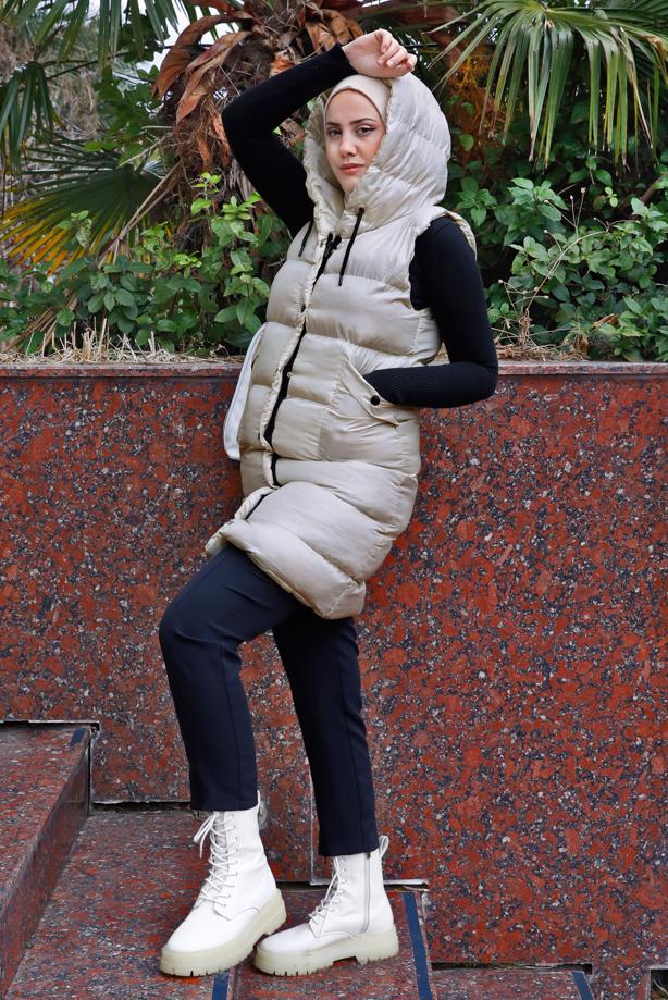 Tesettür giyim BEJ KAPÜŞONLU FERMUARLI ŞİŞME YELEK 5003  - TRENDTESETTÜR