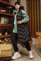 Tesettür giyim SİYAH KAPÜŞONU KÜRKLÜ ŞİŞME YELEK 7852 