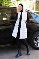 Tesettür giyim BEYAZ FERMUARLI KAPÜŞONU KÜRKLÜ ŞİŞME YELEK 9001 