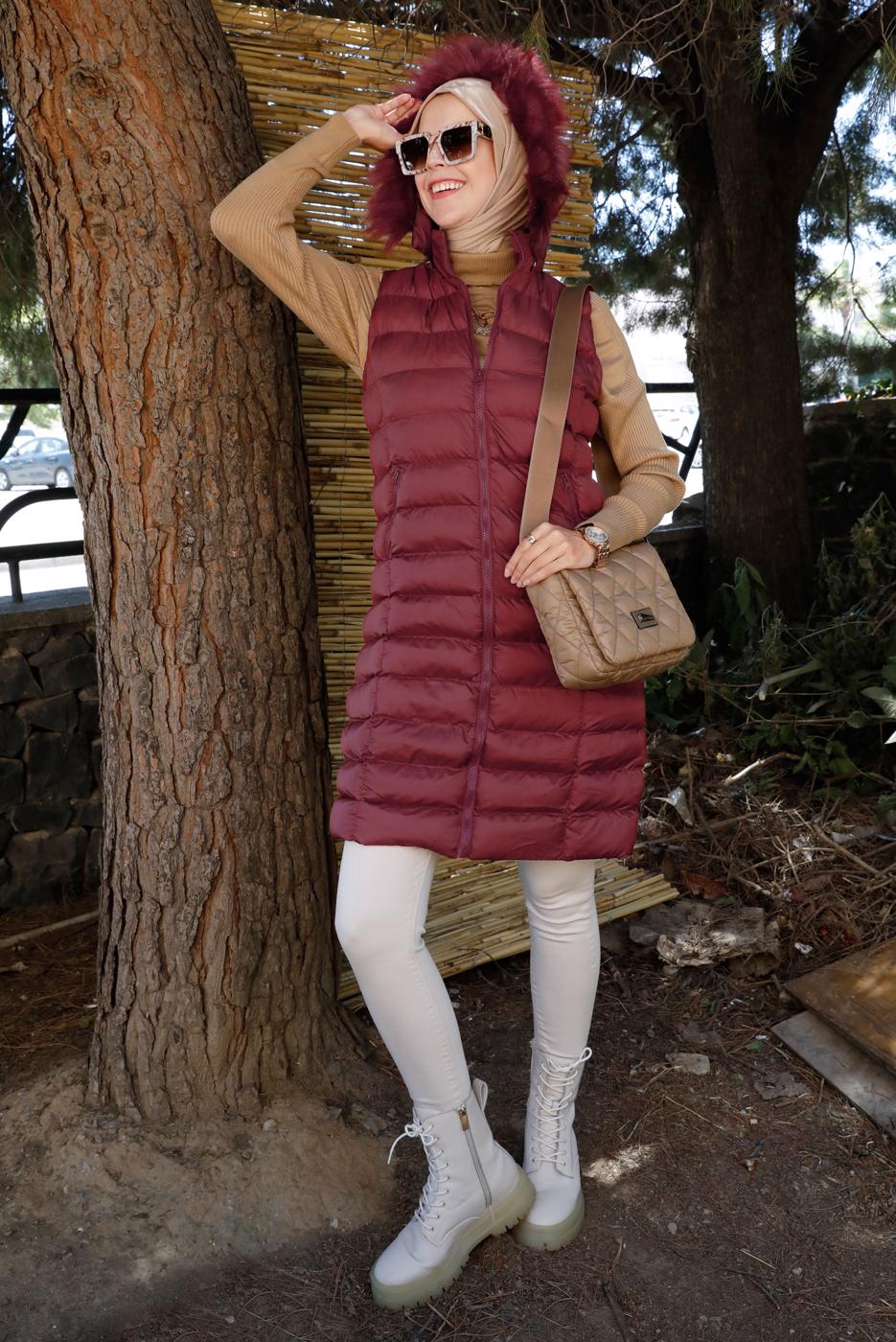 Tesettür giyim BORDO FERMUARLI KAPÜŞONU KÜRKLÜ ŞİŞME YELEK 9001 