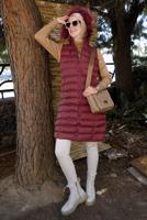 Tesettür giyim BORDO FERMUARLI KAPÜŞONU KÜRKLÜ ŞİŞME YELEK 9001 