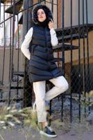 Tesettür giyim SİYAH FERMUARLI KAPÜŞONLU ŞİŞME YELEK 9051	