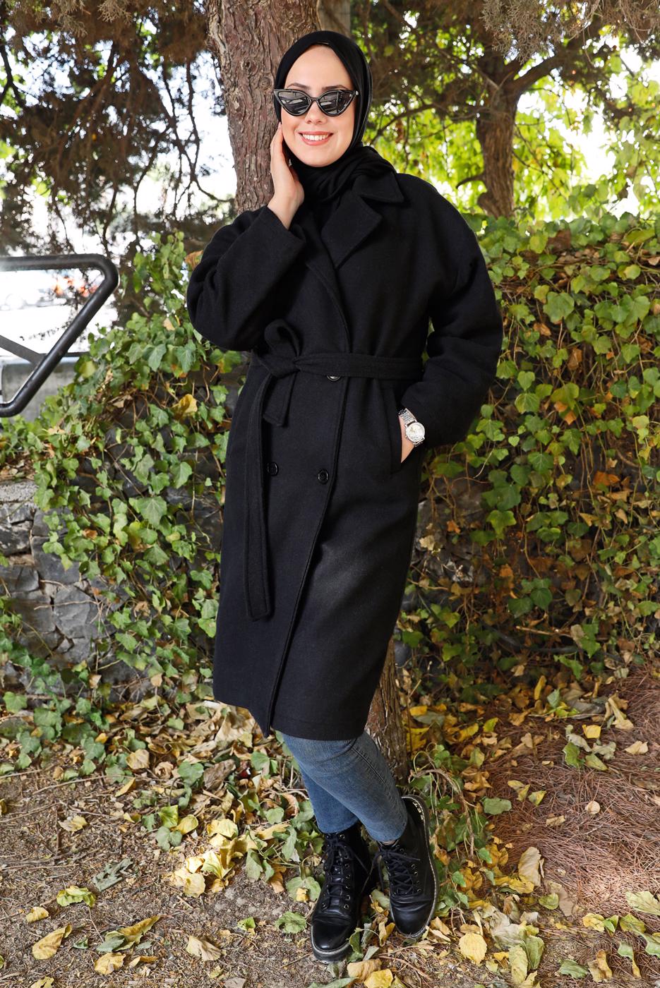 Tesettür giyim SİYAH KUŞAKLI DÜĞMELİ KAŞE KABAN 9911 