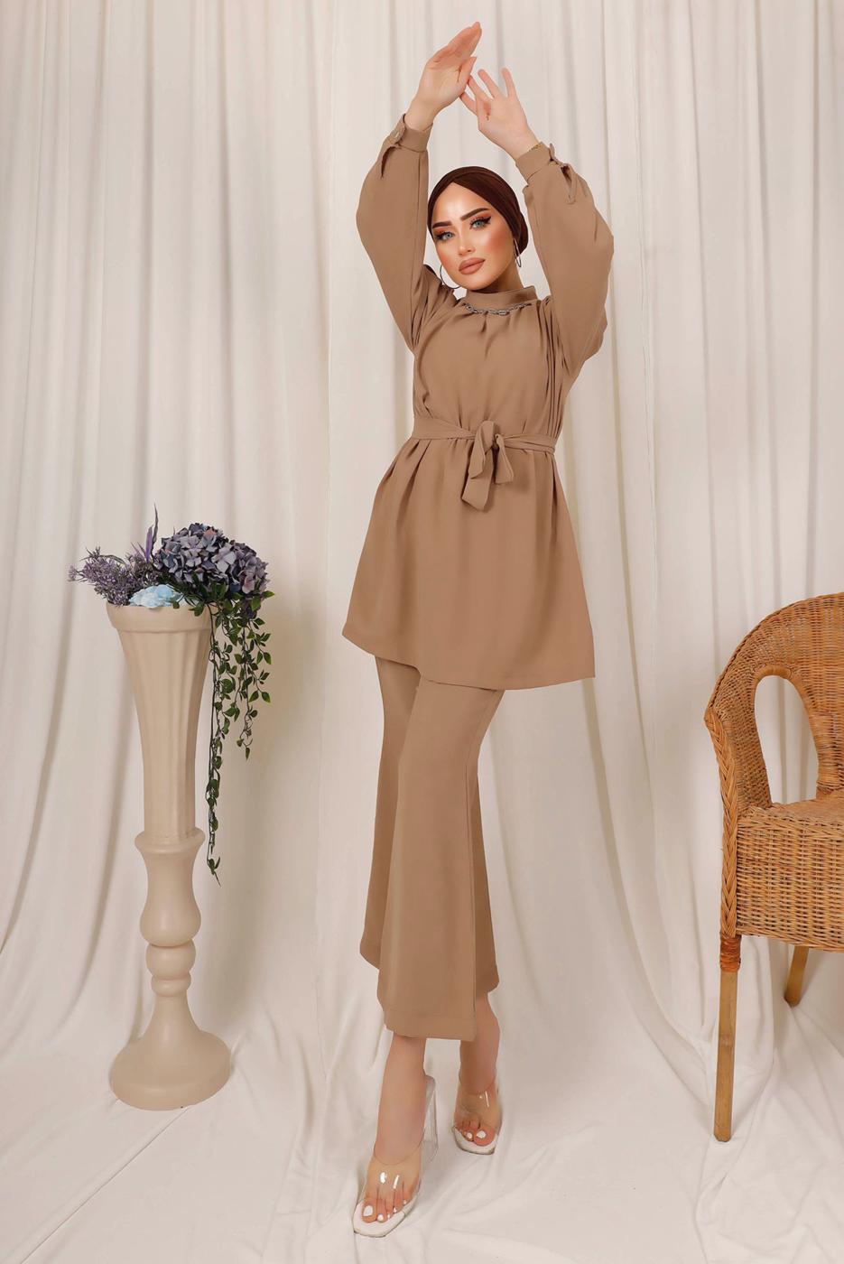 Tesettür giyim BEJ ZİNCİR DETAYLI KUŞAKLI PANTOLONLU TAKIM T 6303
