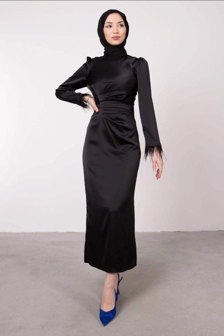Tesettür giyim SİYAH MANŞETLERİ TÜY DETAYLI ABİYE ELBİSE T 1295
