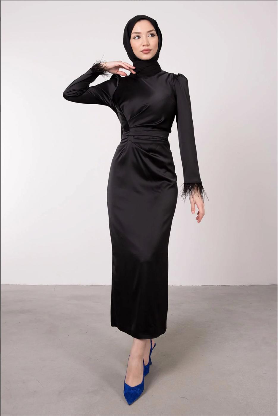Tesettür giyim SİYAH MANŞETLERİ TÜY DETAYLI ABİYE ELBİSE T 1295