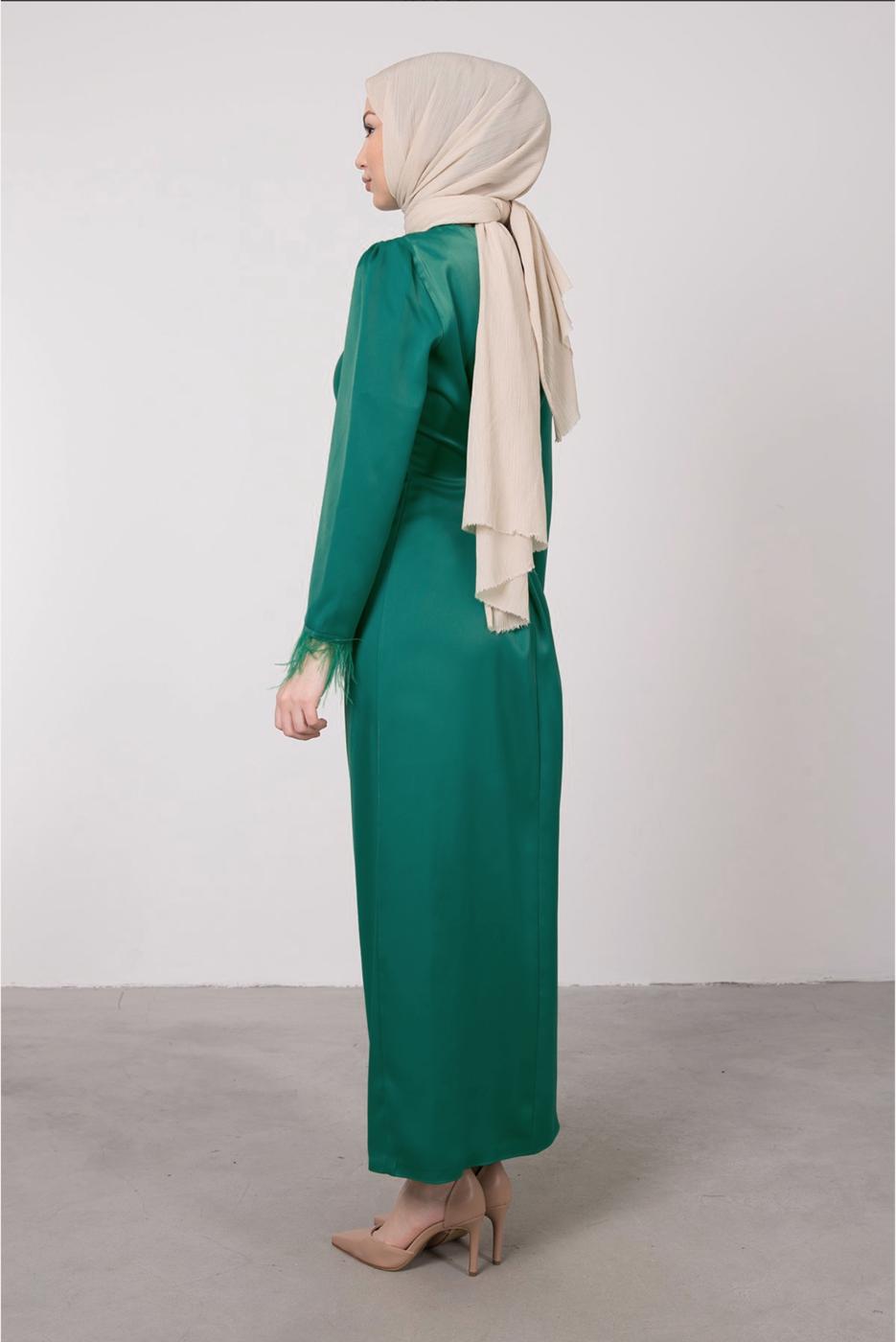 Tesettür giyim YEŞİL MANŞETLERİ TÜY DETAYLI ABİYE ELBİSE T 1295
