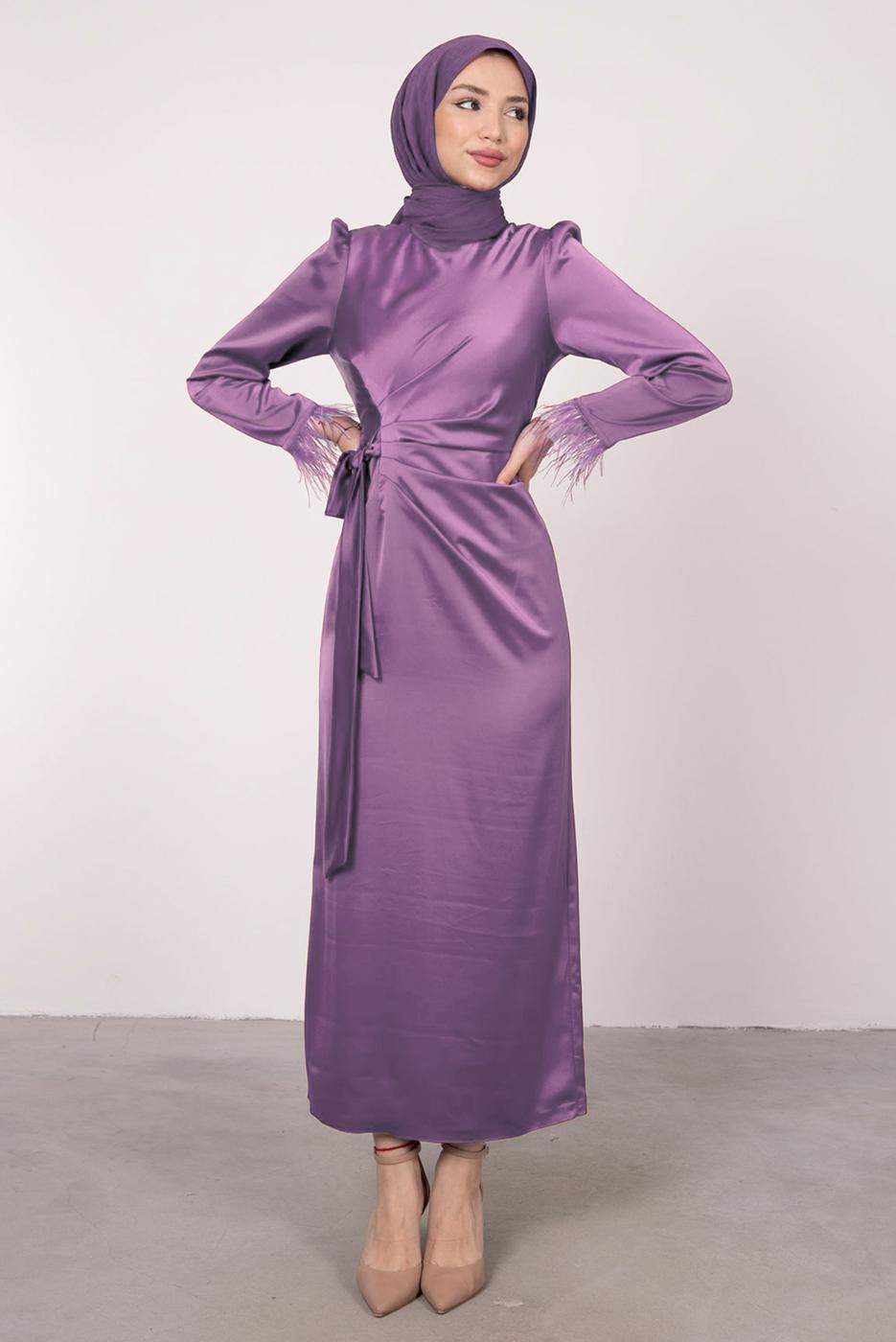 Tesettür giyim MOR MANŞETLERİ TÜY DETAYLI ABİYE ELBİSE T 1295