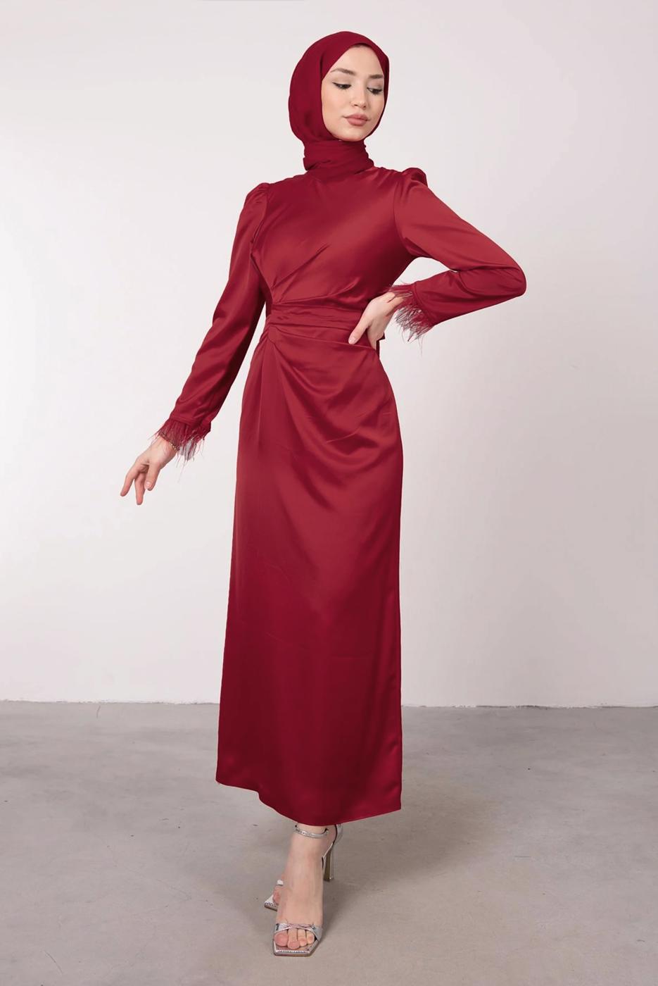 Tesettür giyim BORDO MANŞETLERİ TÜY DETAYLI ABİYE ELBİSE T 1295