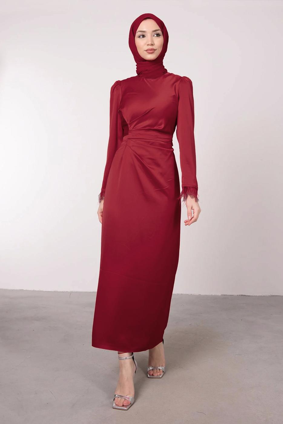 Tesettür giyim BORDO MANŞETLERİ TÜY DETAYLI ABİYE ELBİSE T 1295