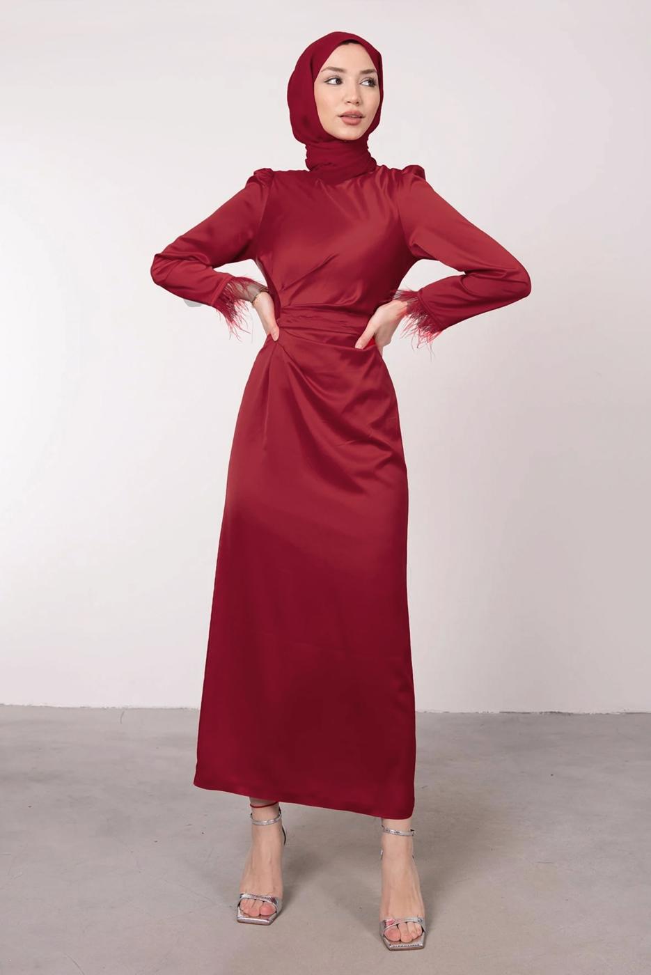 Tesettür giyim BORDO MANŞETLERİ TÜY DETAYLI ABİYE ELBİSE T 1295