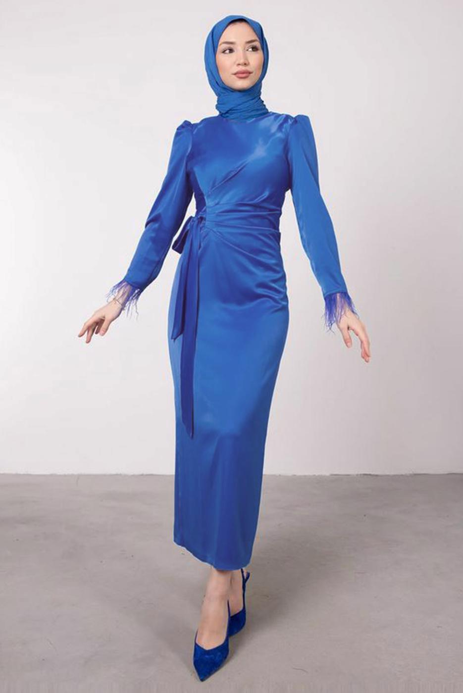 Tesettür giyim LACİVERT MANŞETLERİ TÜY DETAYLI ABİYE ELBİSE T 1295