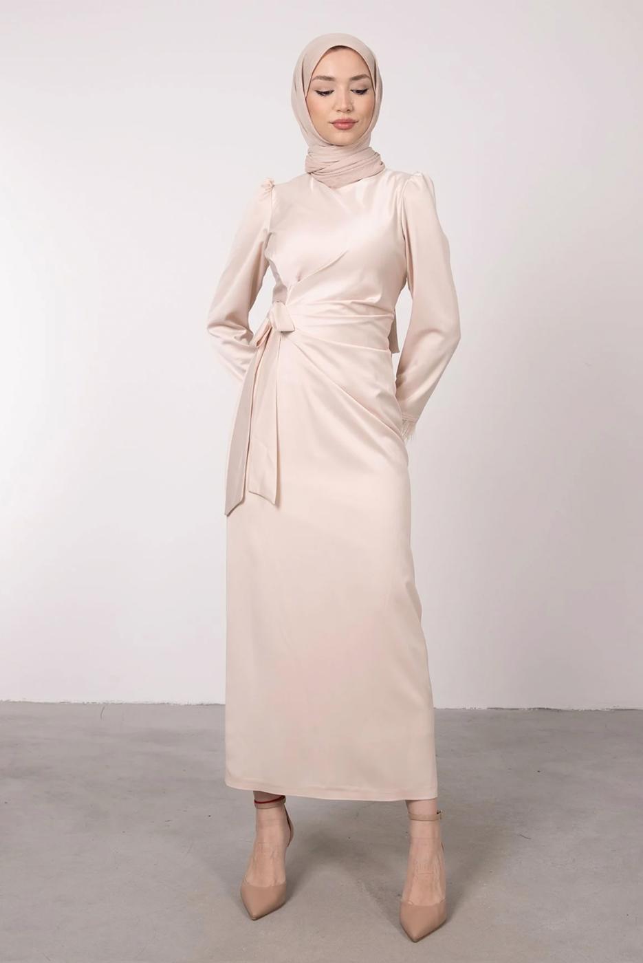 Tesettür giyim BEJ MANŞETLERİ TÜY DETAYLI ABİYE ELBİSE T 1295