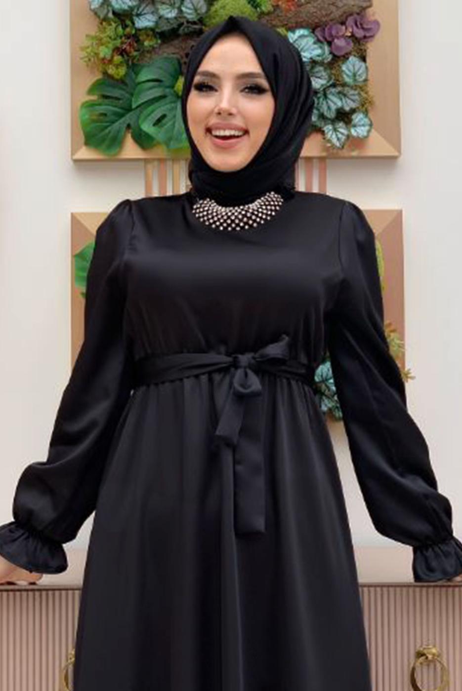 Tesettür giyim SİYAH KUŞAKLI MANŞETLERİ LASTİKLİ SATEN ABİYE ELBİSE T 1973