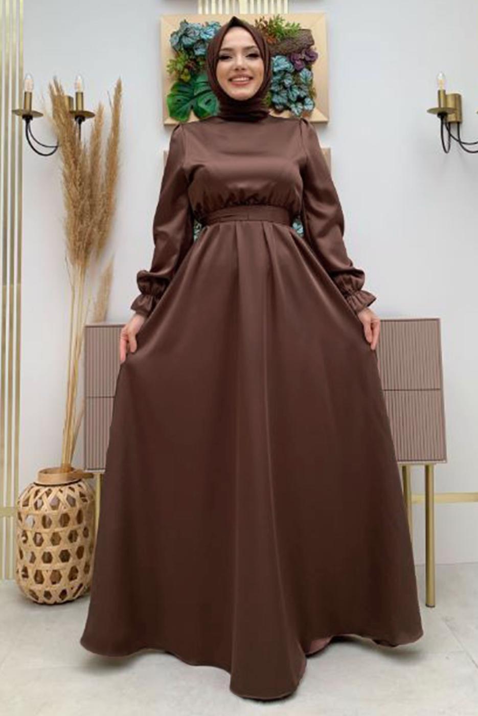 Tesettür giyim KAHVE KUŞAKLI MANŞETLERİ LASTİKLİ SATEN ABİYE ELBİSE T 1973