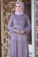 Tesettür giyim MOR KEMERLİ BÜZGÜ DETAYLI ABİYE ELBİSE T 2253