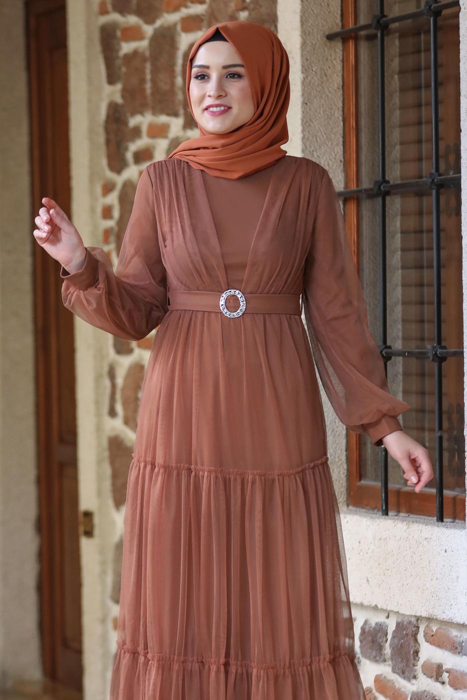 Tesettür giyim KAHVE KEMERLİ BÜZGÜ DETAYLI ABİYE ELBİSE T 2253