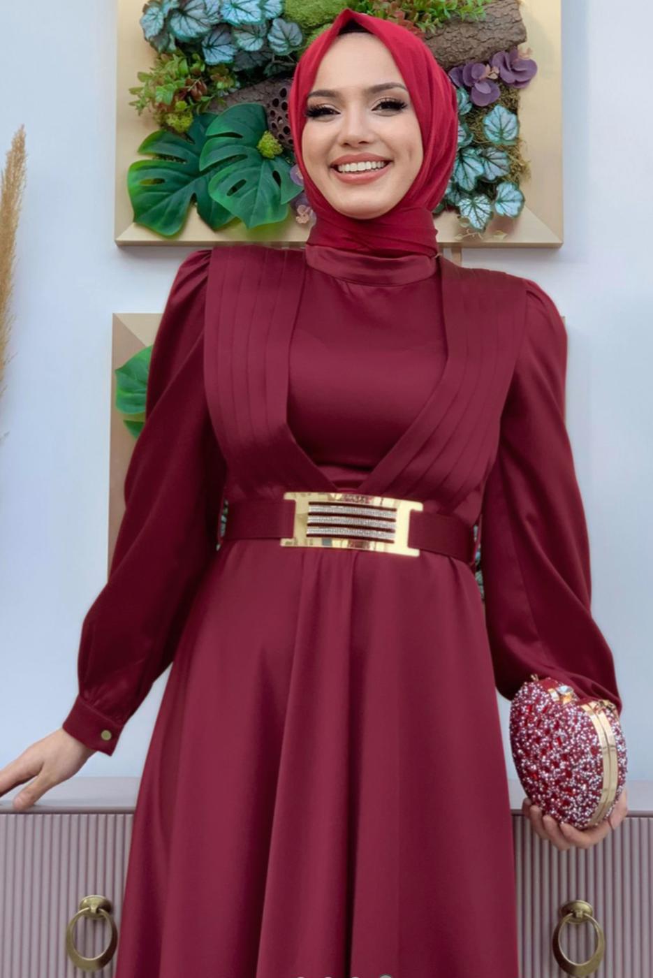 Tesettür giyim BORDO KEMERLİ DRAPE DETAYLI SATEN ABİYE ELBİSE T 2973