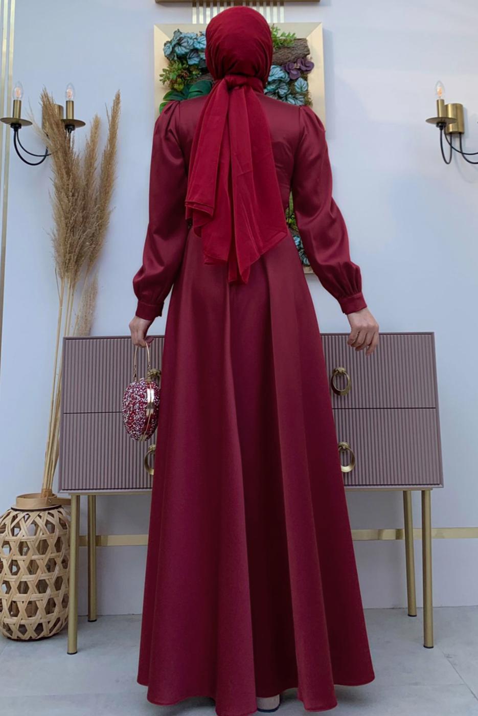 Tesettür giyim BORDO KEMERLİ DRAPE DETAYLI SATEN ABİYE ELBİSE T 2973