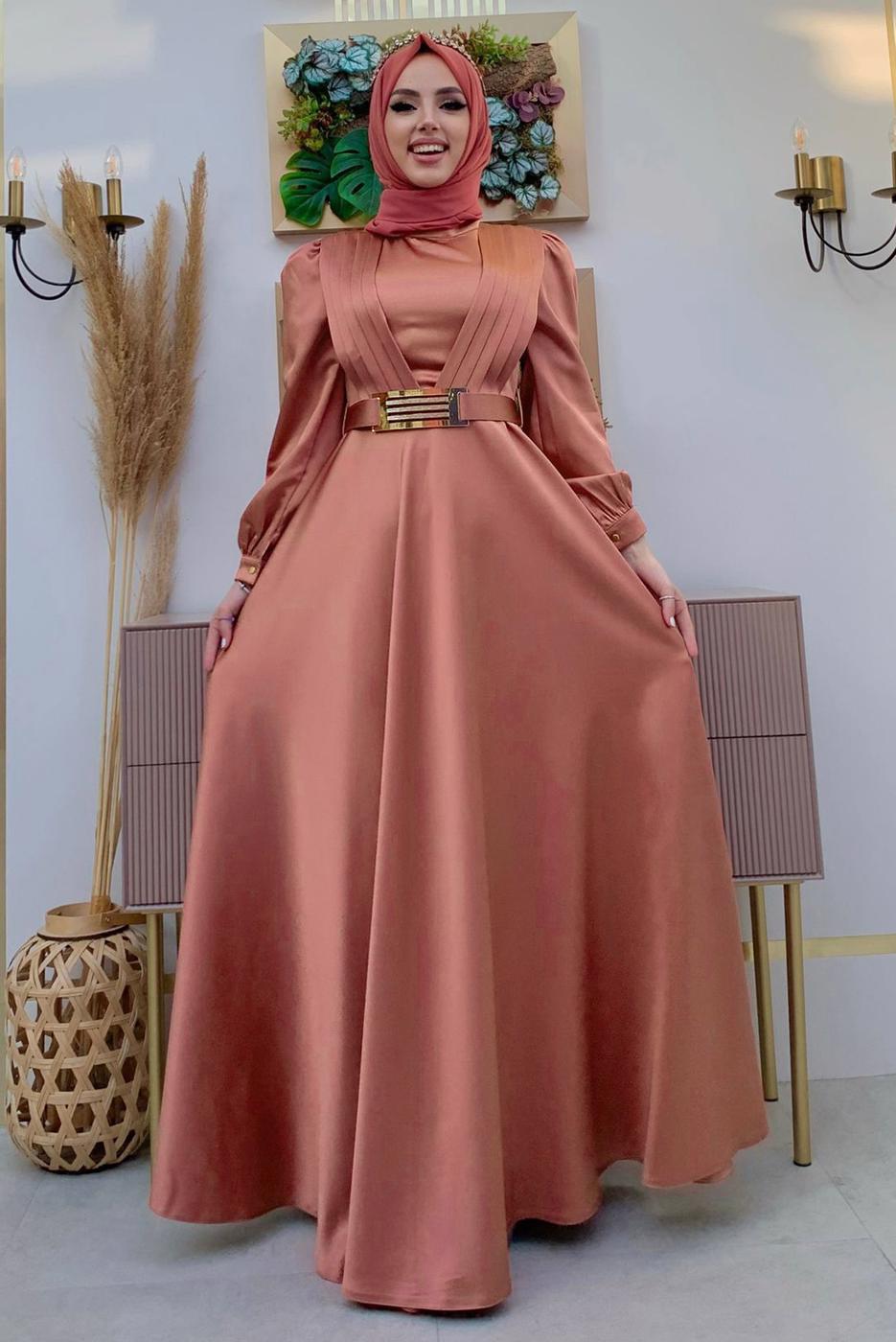Tesettür giyim PEMBE KEMERLİ DRAPE DETAYLI SATEN ABİYE ELBİSE T 2973