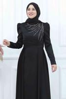 Tesettür giyim SİYAH ÖNÜ PİLİSE DETAYLI TAŞLI ABİYE ELBİSE T 3553