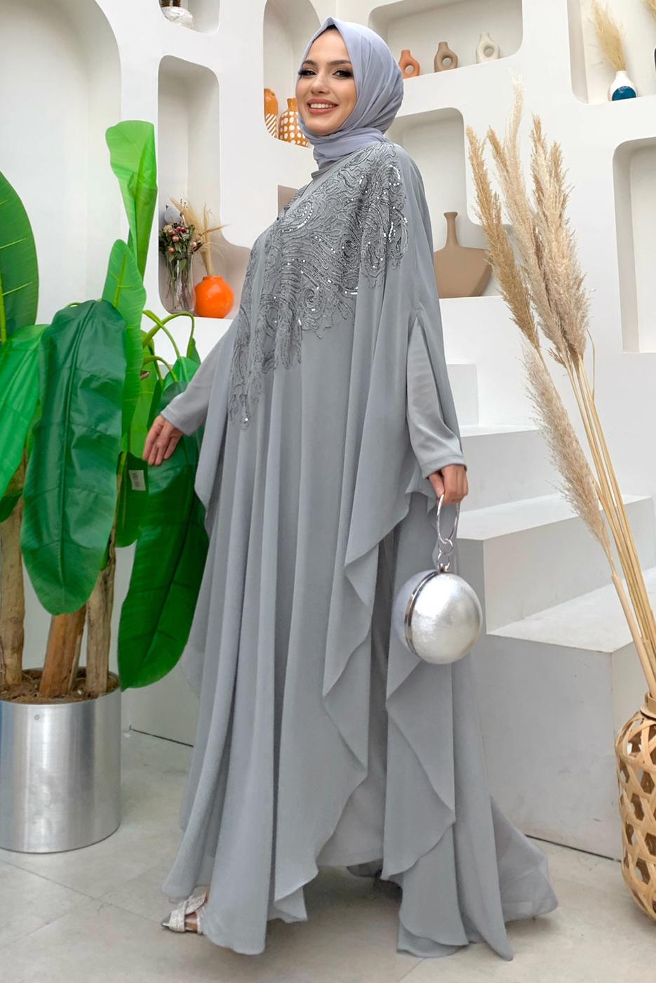 Tesettür giyim GRİ PUL PAYET İŞLEMELİ PELERİNLİ ABİYE ELBİSE T 3773