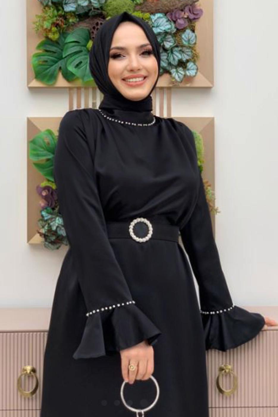 Tesettür giyim SİYAH İNCİ DETAYLI KEMERLİ SATEN ABİYE ELBİSE T 3973