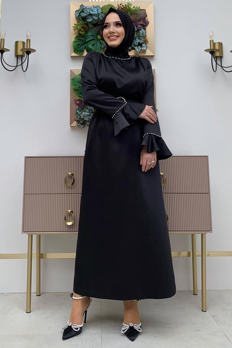 Tesettür giyim SİYAH İNCİ DETAYLI KEMERLİ SATEN ABİYE ELBİSE T 3973