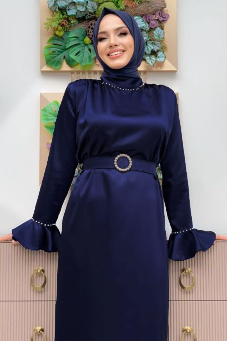 Tesettür giyim LACİVERT İNCİ DETAYLI KEMERLİ SATEN ABİYE ELBİSE T 3973