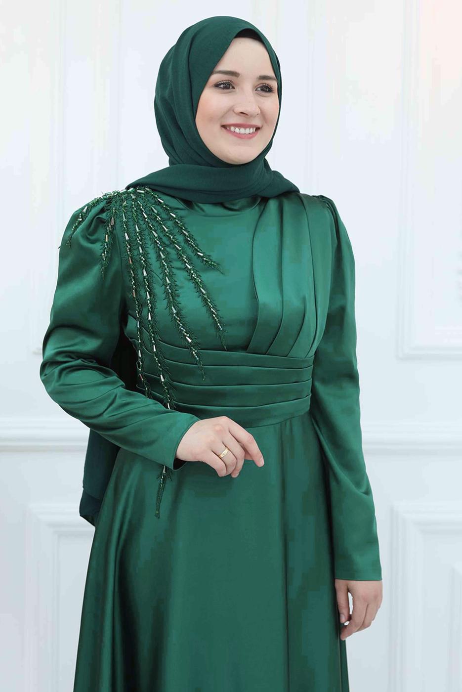 Tesettür giyim YEŞİL BONCUK İŞLEME DETAYLI SATEN ABİYE ELBİSE T 5453