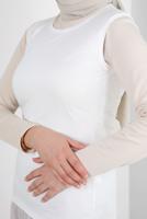 Tesettür giyim BEYAZ BİSİKLET YAKA KOLSUZ BODY T 1002