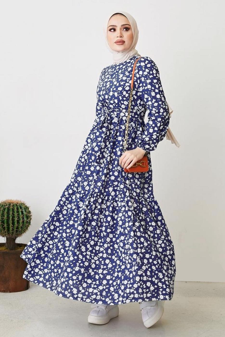 Tesettür giyim MAVİ ÇİÇEK DESENLİ KUŞAKLI ELBİSE T 004