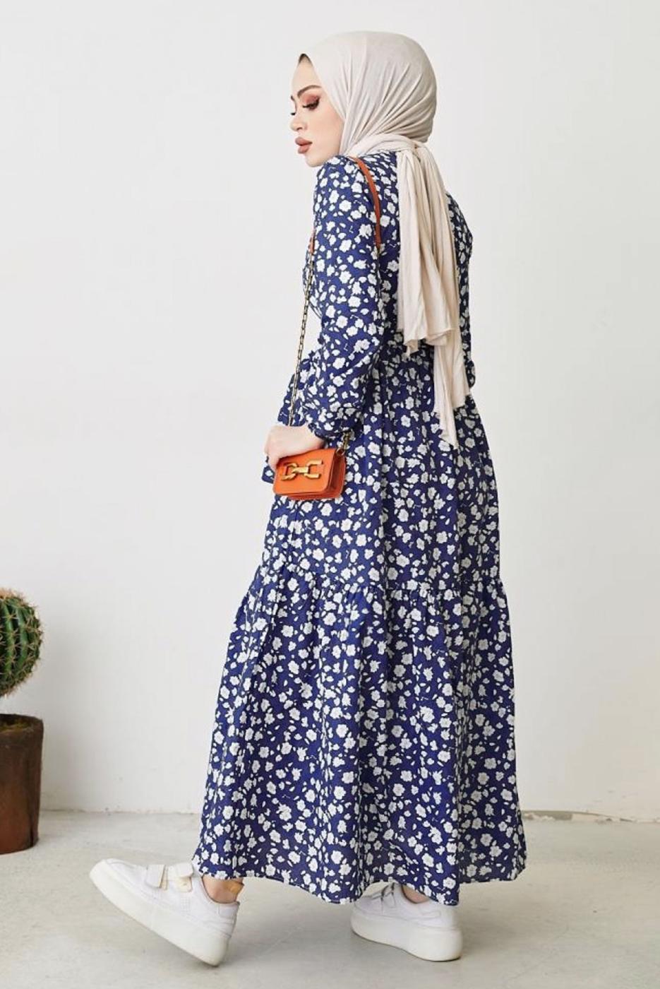 Tesettür giyim MAVİ ÇİÇEK DESENLİ KUŞAKLI ELBİSE T 004