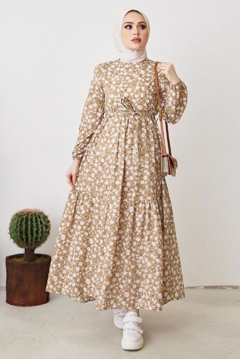 Tesettür giyim KAHVE ÇİÇEK DESENLİ KUŞAKLI ELBİSE T 004