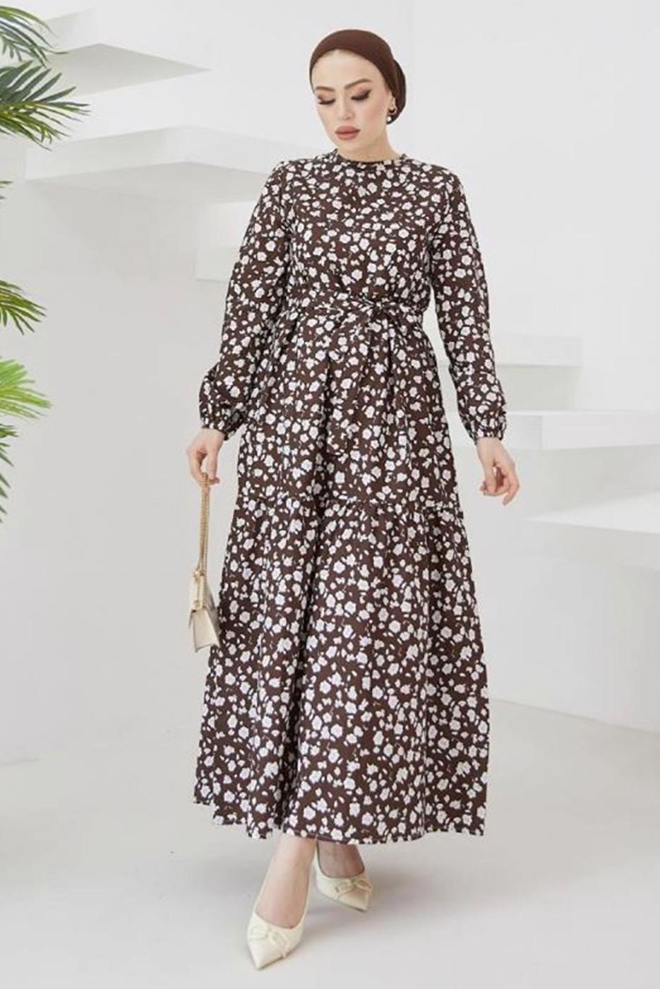 Tesettür giyim KAHVE ÇİÇEK DESENLİ KUŞAKLI ELBİSE T 004