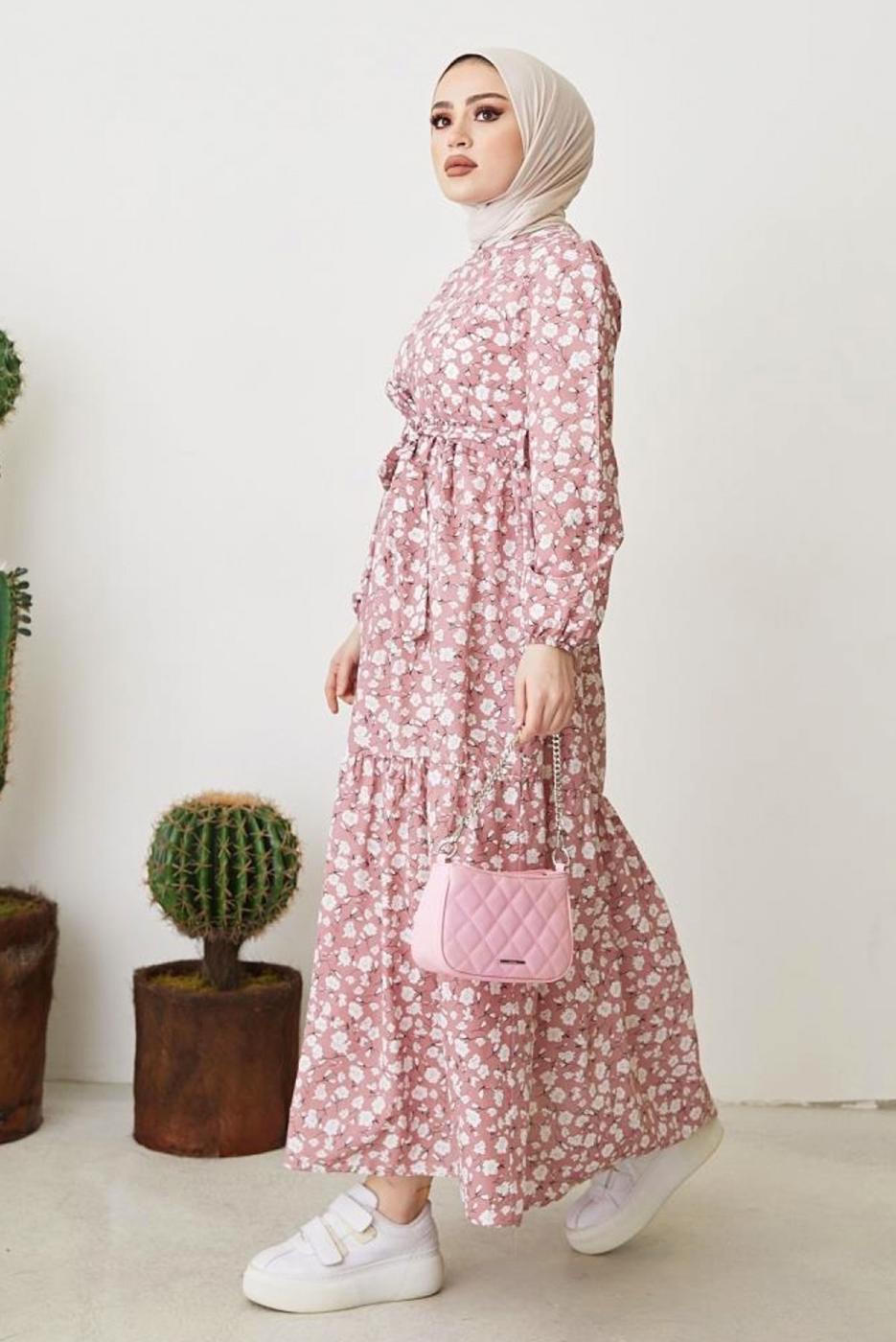 Tesettür giyim PUDRA ÇİÇEK DESENLİ KUŞAKLI ELBİSE T 004