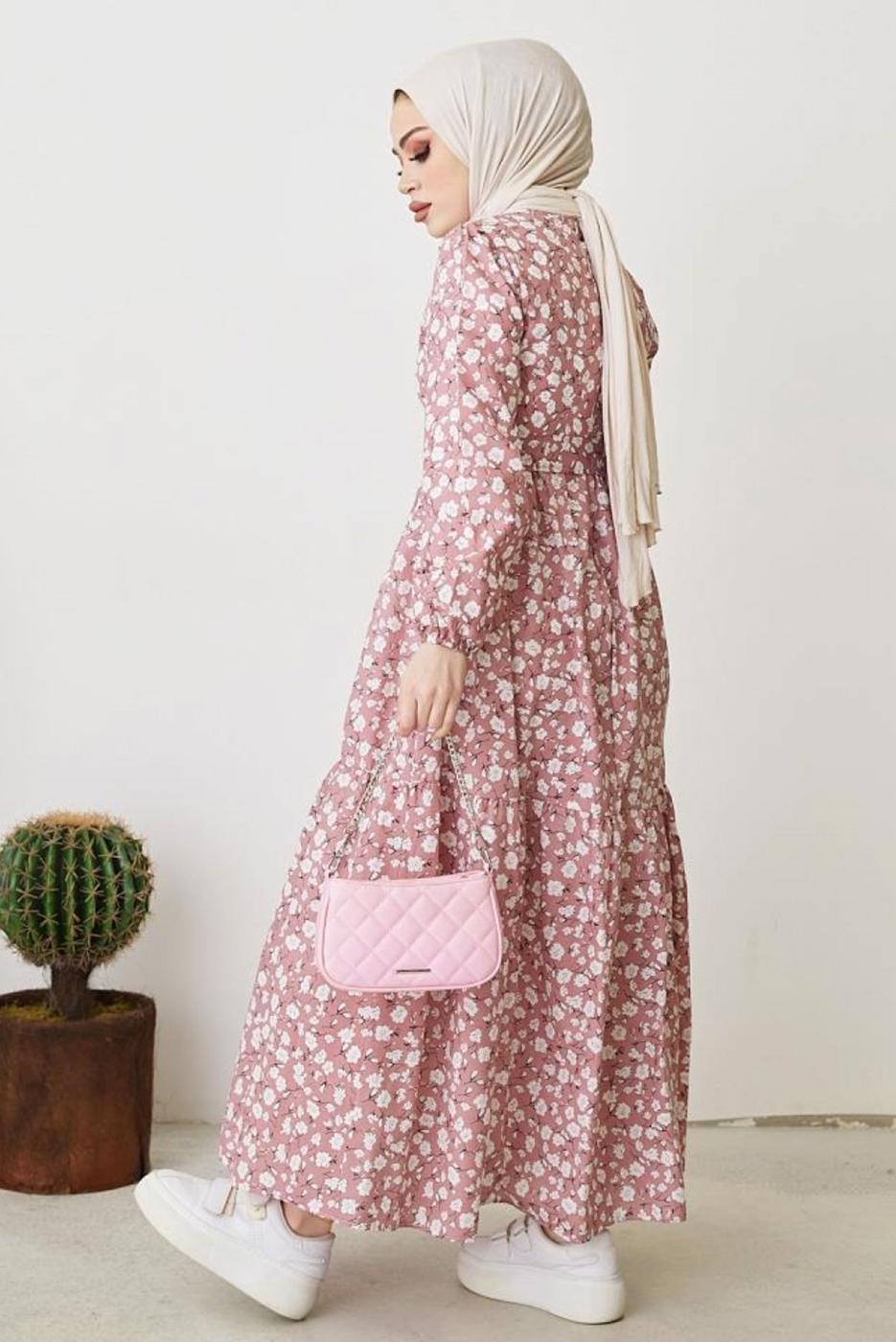 Tesettür giyim PUDRA ÇİÇEK DESENLİ KUŞAKLI ELBİSE T 004