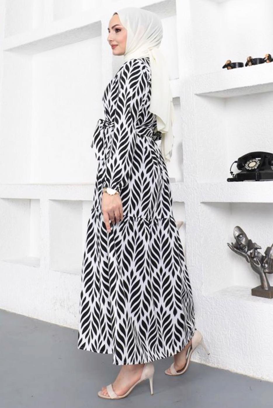 Tesettür giyim SİYAH KUŞAKLI YAPRAK DESENLİ ELBİSE T 044