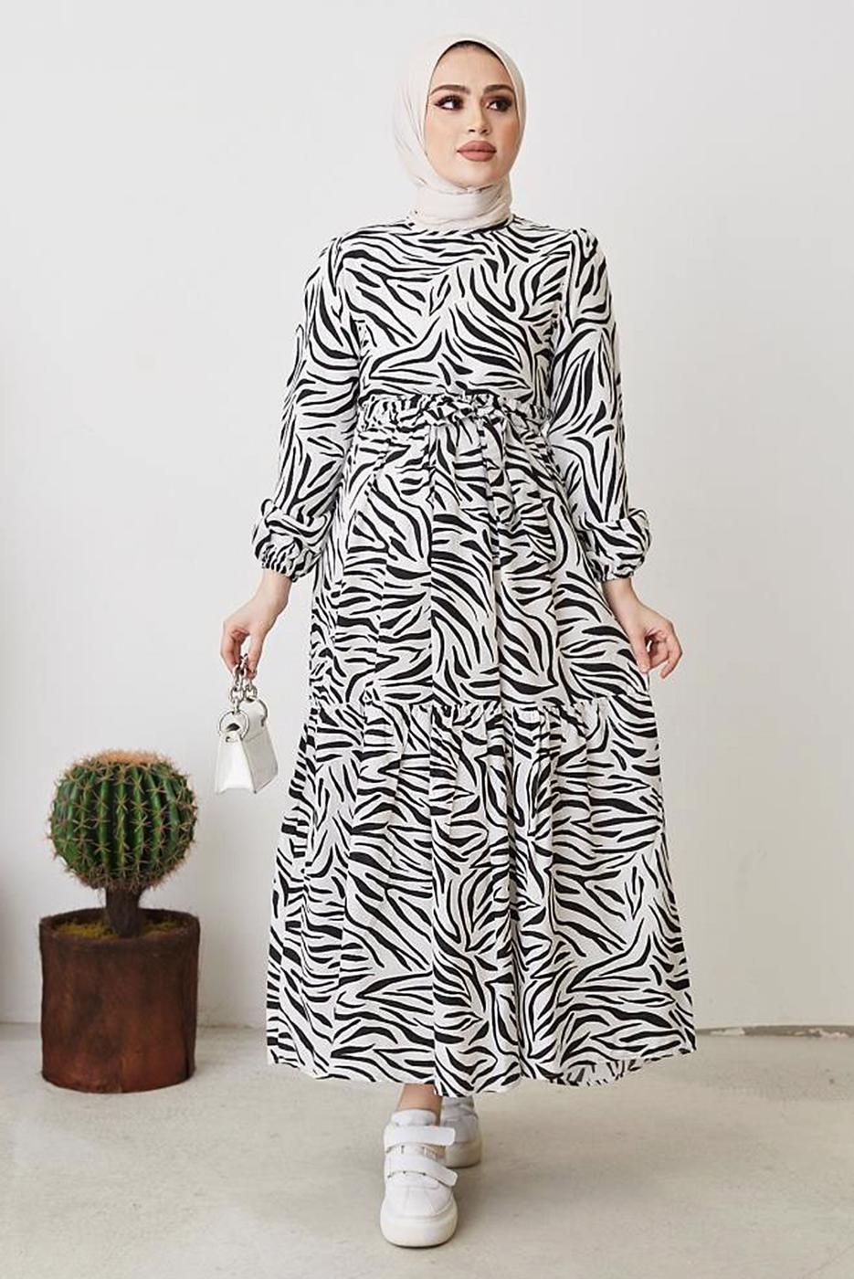 Tesettür giyim SİYAH ZEBRA DESENLİ KUŞAKLI ELBİSE T 104