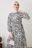 Tesettür giyim SİYAH ZEBRA DESENLİ KUŞAKLI ELBİSE T 104