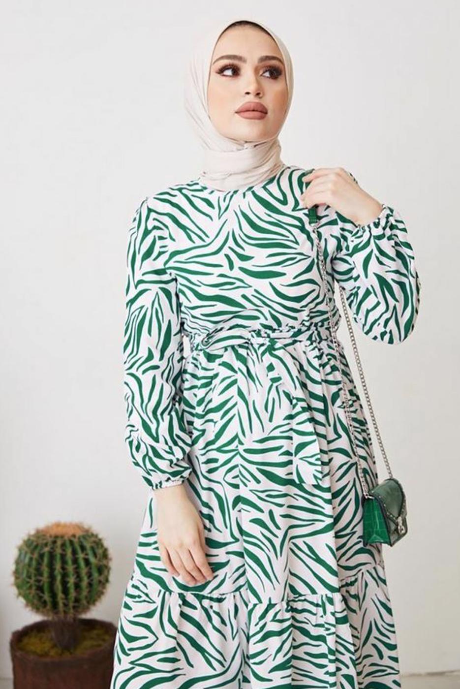 Tesettür giyim YEŞİL ZEBRA DESENLİ KUŞAKLI ELBİSE T 104