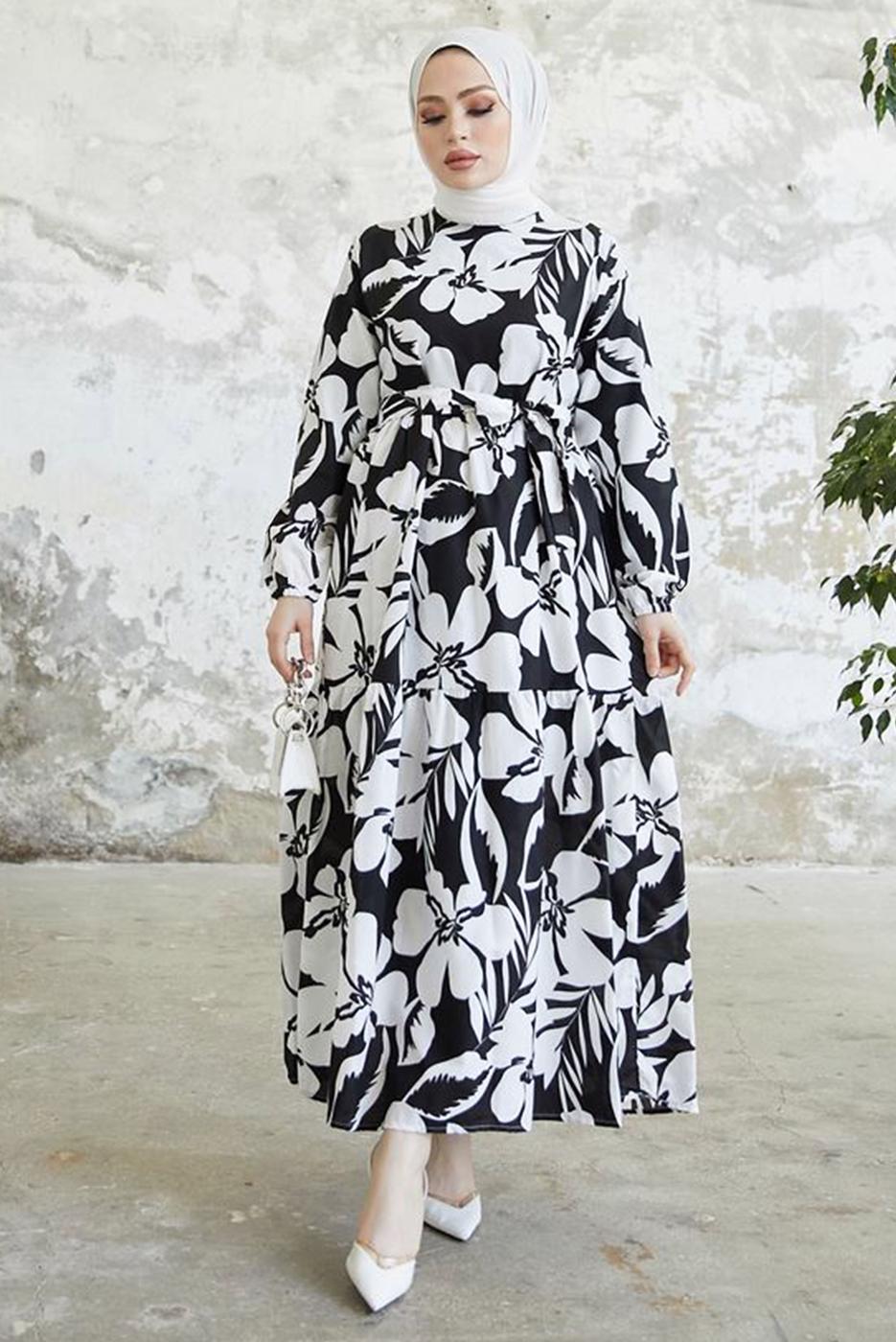Tesettür giyim SİYAH ÇİÇEK DESENLİ KUŞAKLI ELBİSE T 134