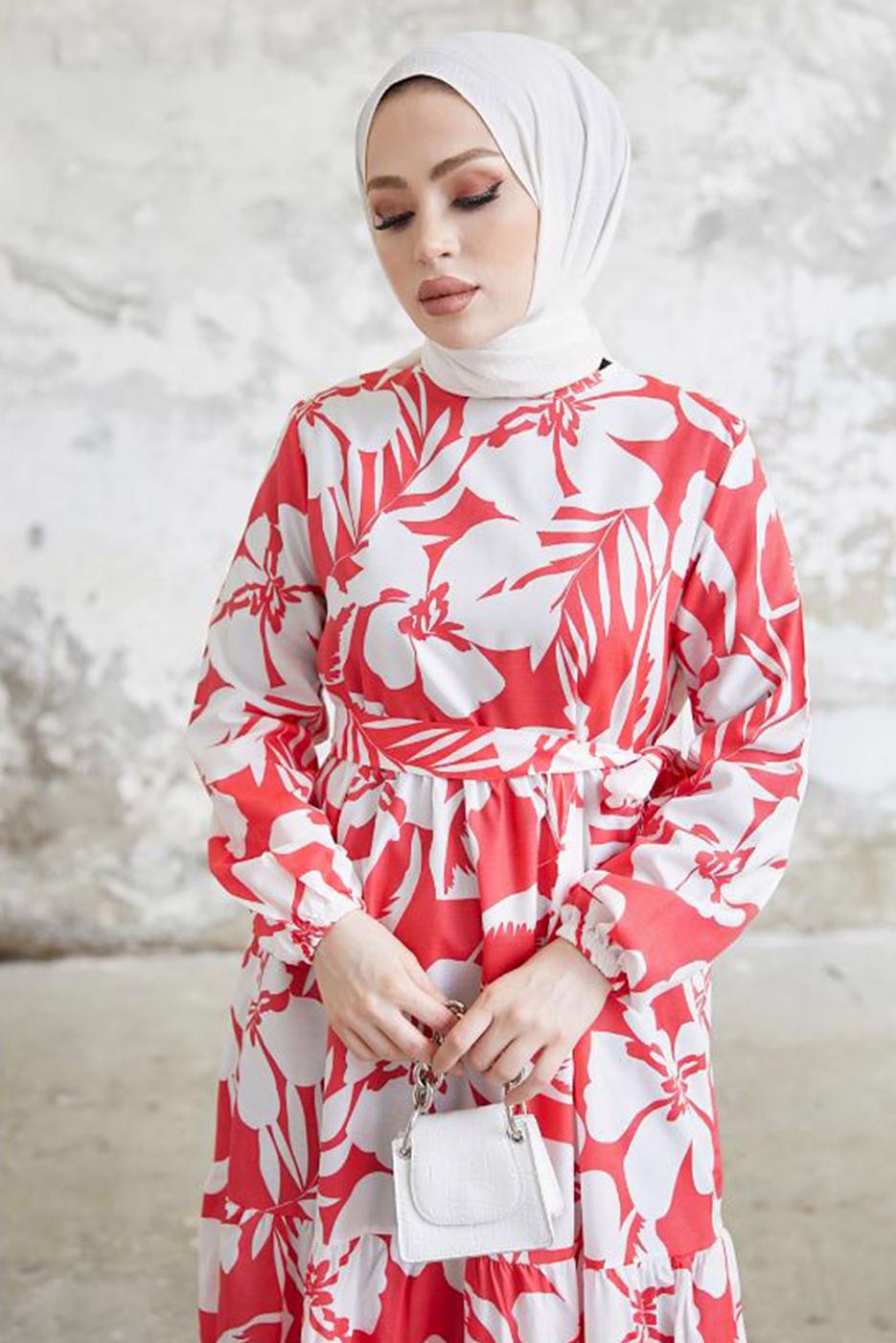 Tesettür giyim KIRMIZI ÇİÇEK DESENLİ KUŞAKLI ELBİSE T 134